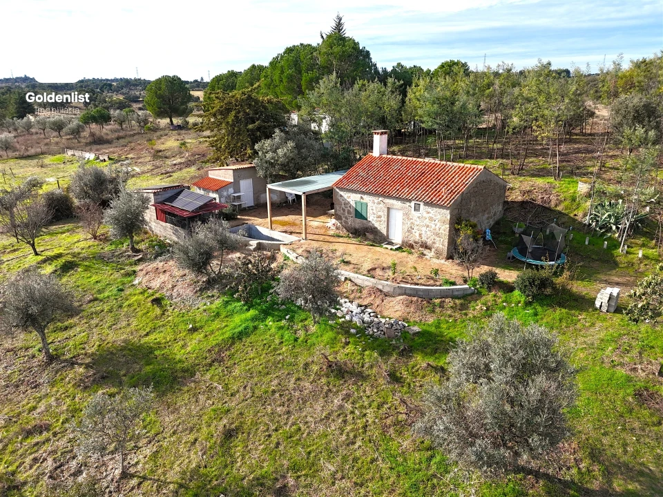 Quinta T1 para Venda em Escalos de Cima e Lousa Foto 2