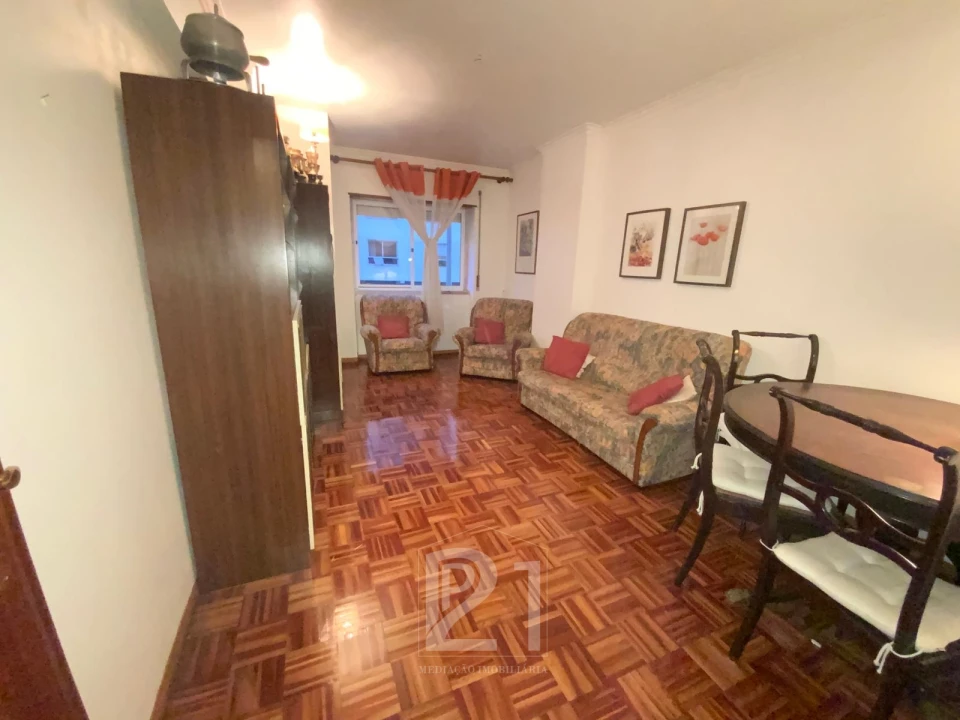 Apartamento T1 para Venda em Massamá e Monte Abraão Foto 13