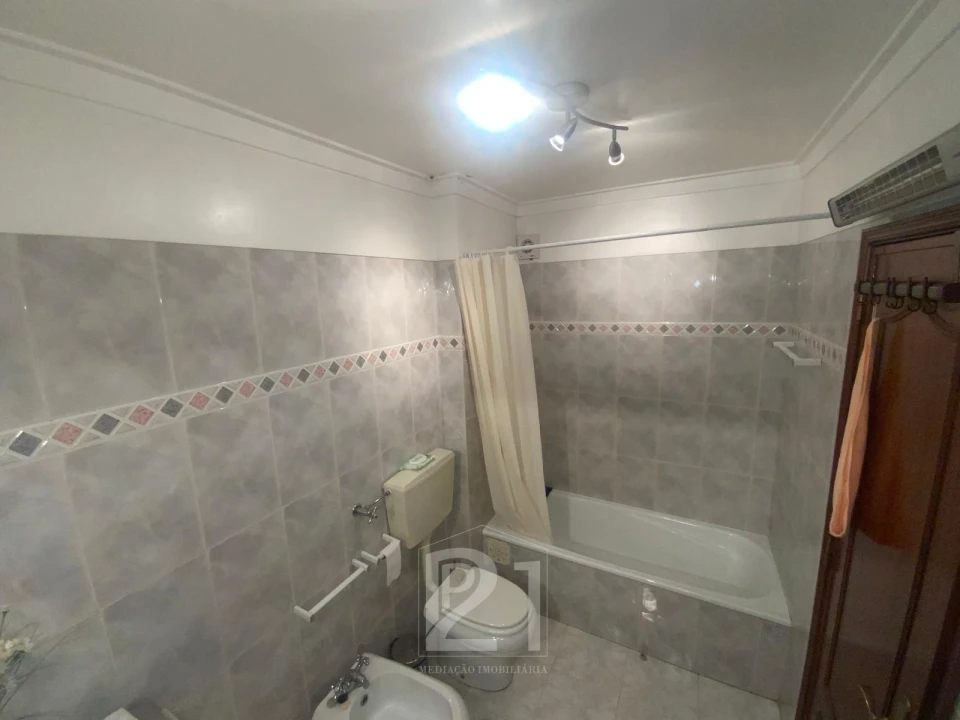 Apartamento T1 para Venda em Massamá e Monte Abraão Foto 16