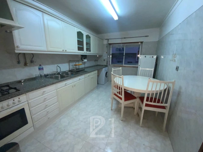 Apartamento T1 para Venda em Massamá e Monte Abraão Foto 18