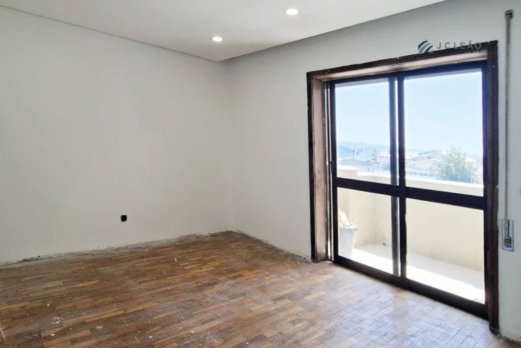 Apartamento T4 para Venda em Paredes Foto 27