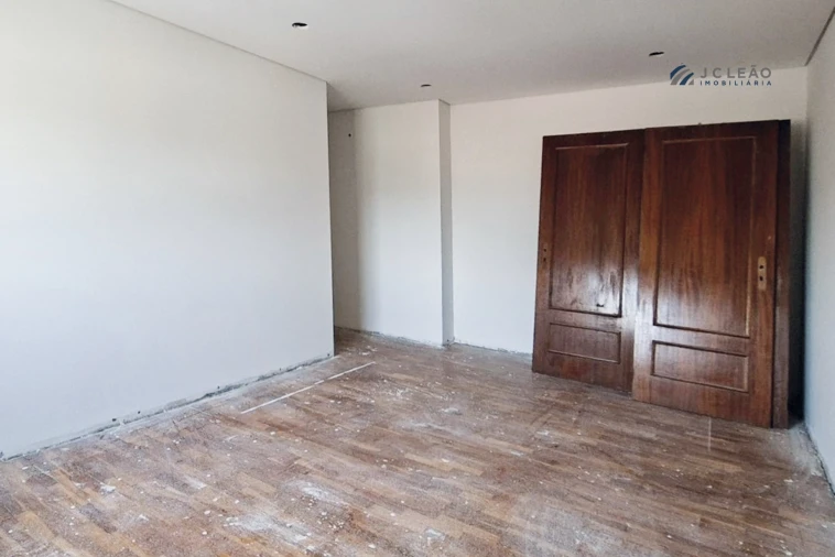 Apartamento T4 para Venda em Paredes Foto 32