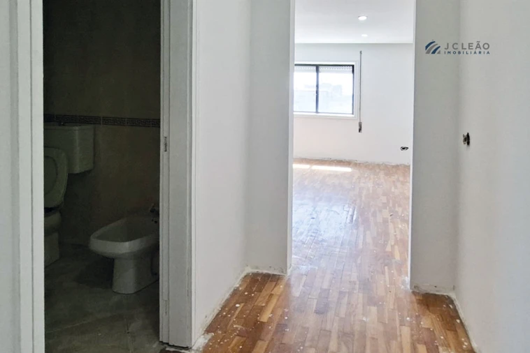 Apartamento T4 para Venda em Paredes Foto 5