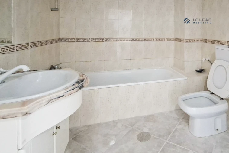 Apartamento T4 para Venda em Paredes Foto 26