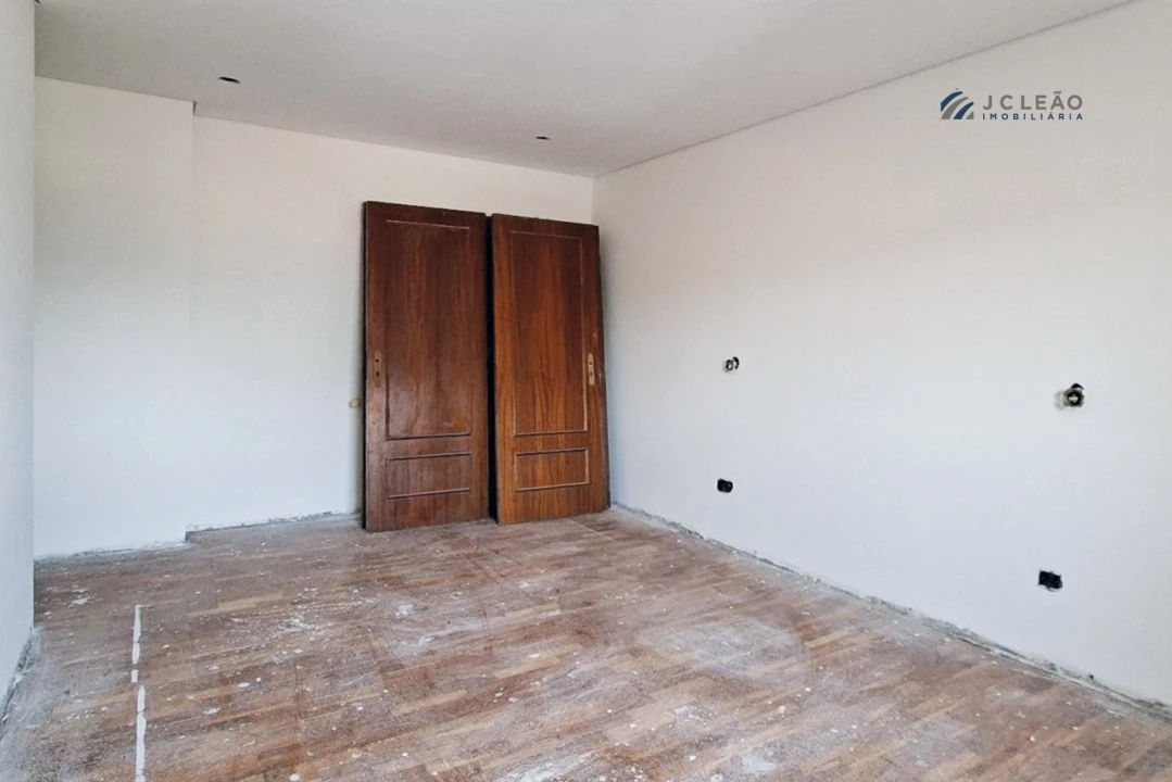 Apartamento T4 para Venda em Paredes Foto 30