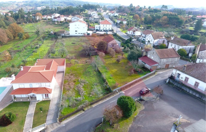 Moradia T3 para Venda em Covas e Vila Nova de Oliveirinha Foto 16