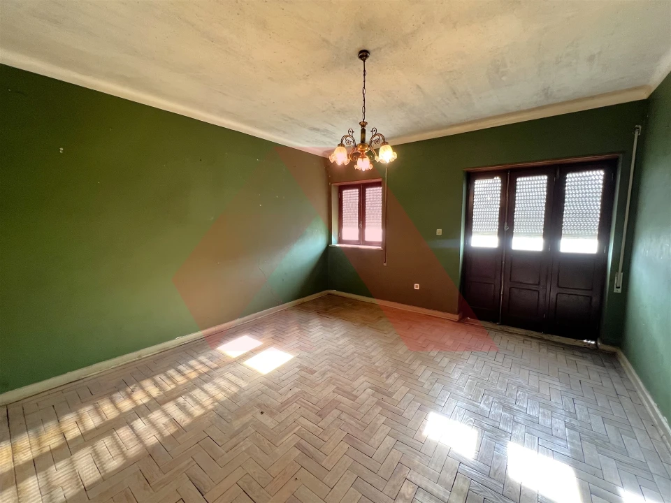 Moradia T3 para Venda em Covas e Vila Nova de Oliveirinha Foto 4