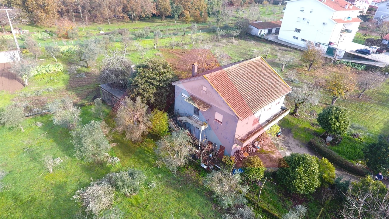 Moradia T3 para Venda em Covas e Vila Nova de Oliveirinha Foto 3