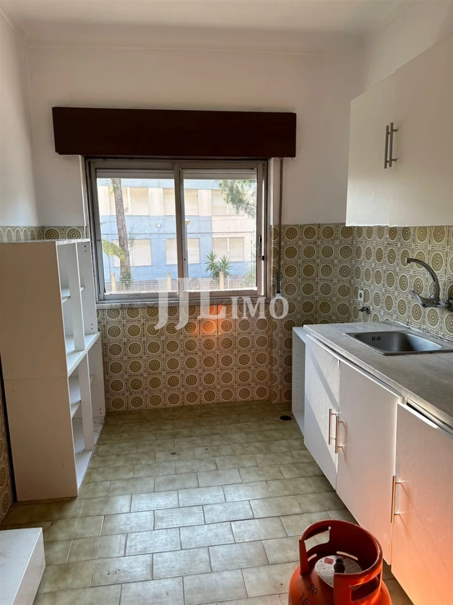 Apartamento T2 para Arrendamento em Amora Foto 10