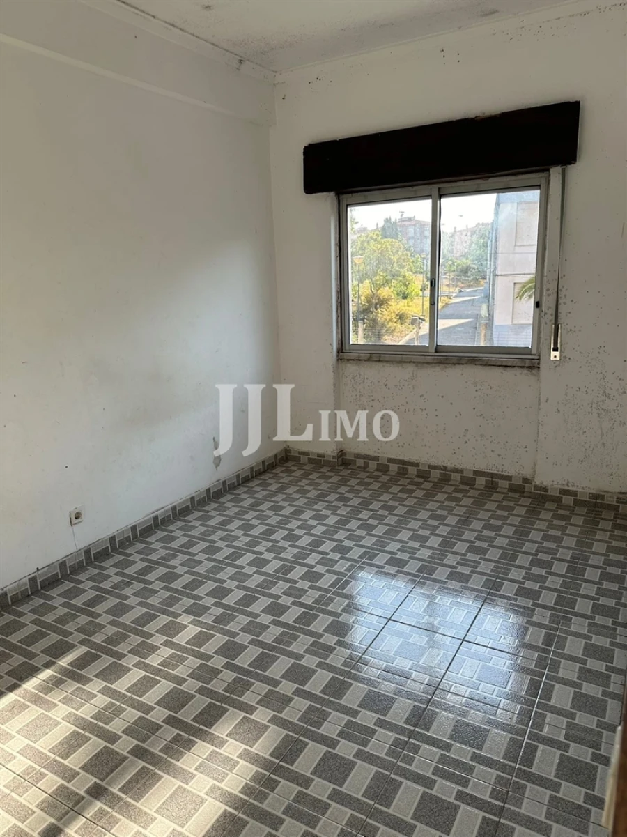 Apartamento T2 para Arrendamento em Amora Foto 7