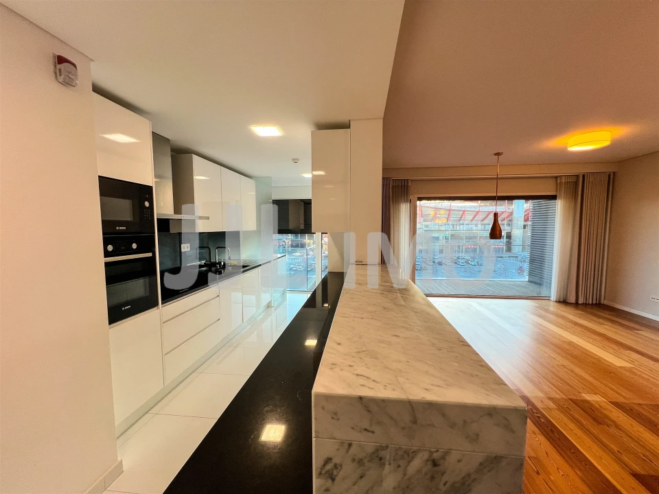 Apartamento T2 para Arrendamento em São Domingos de Benfica Foto 4