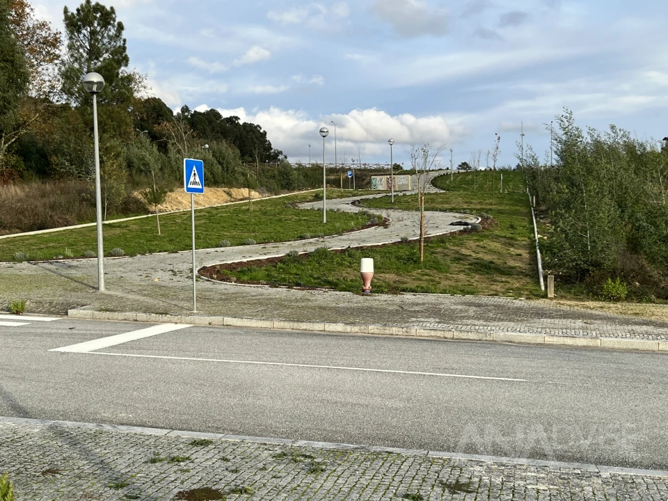 Terreno para Venda em Abraveses Foto 1