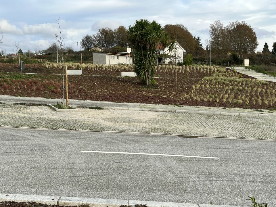 Terreno para Venda em Abraveses Foto 2