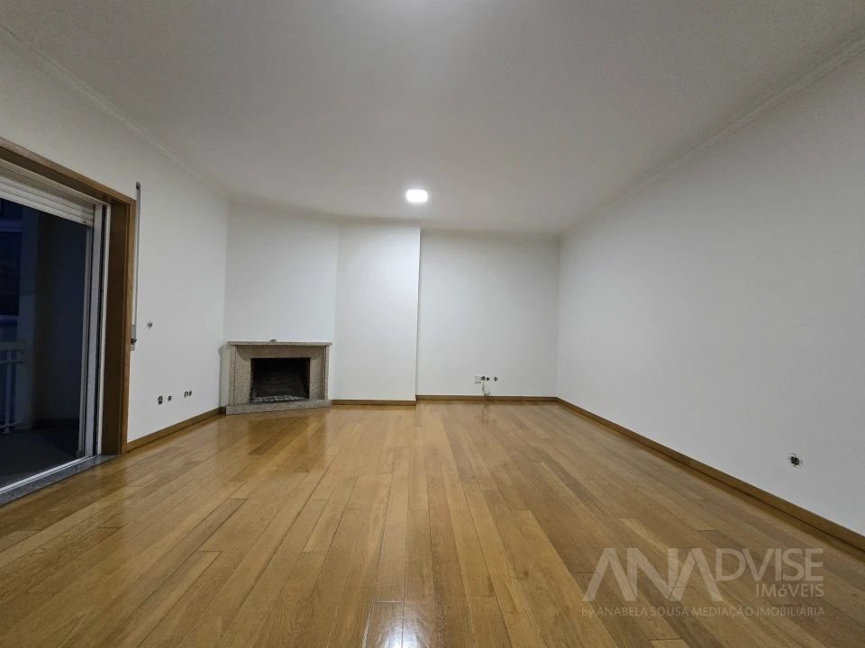 Apartamento T3 para Arrendamento em Viseu Foto 2