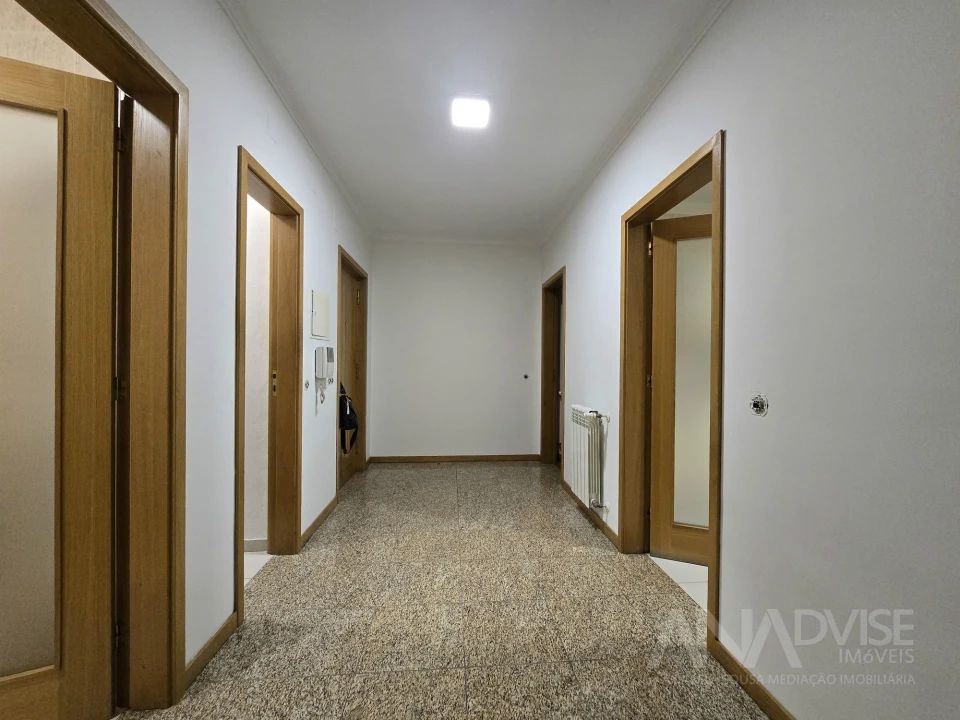 Apartamento T3 para Arrendamento em Viseu Foto 8
