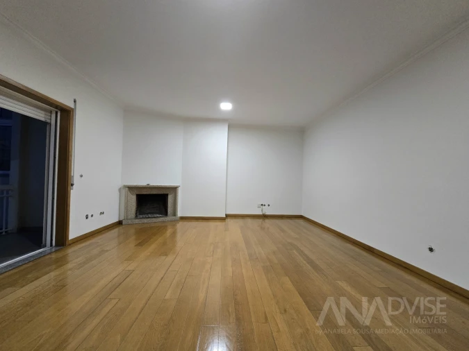 Apartamento T3 para Arrendamento em Viseu Foto 2
