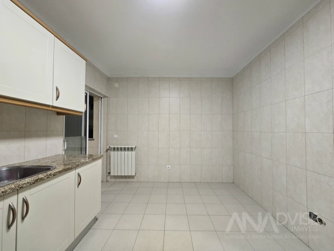 Apartamento T3 para Arrendamento em Viseu Foto 4