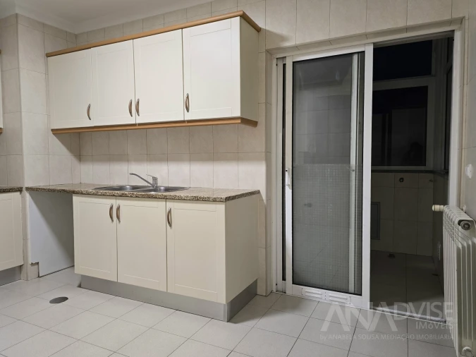 Apartamento T3 para Arrendamento em Viseu Foto 5