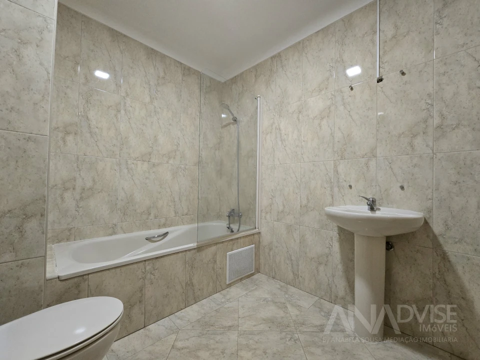 Apartamento T3 para Arrendamento em Viseu Foto 18