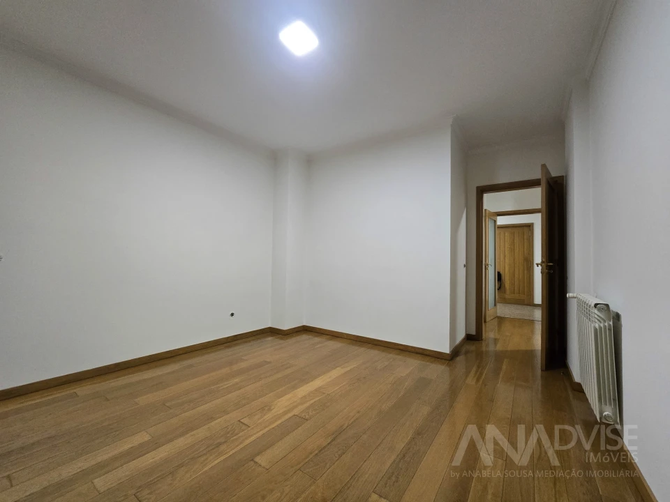 Apartamento T3 para Arrendamento em Viseu Foto 14
