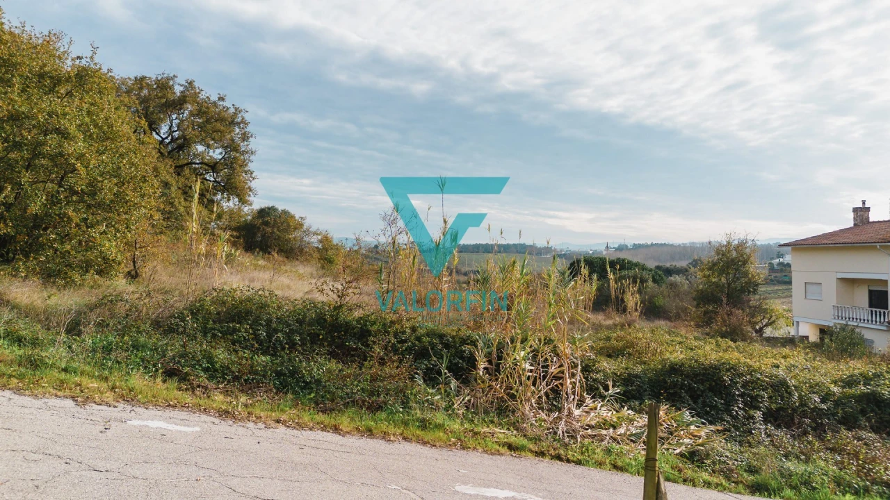 Terreno para Venda em Parceiros e Azoia Foto 10