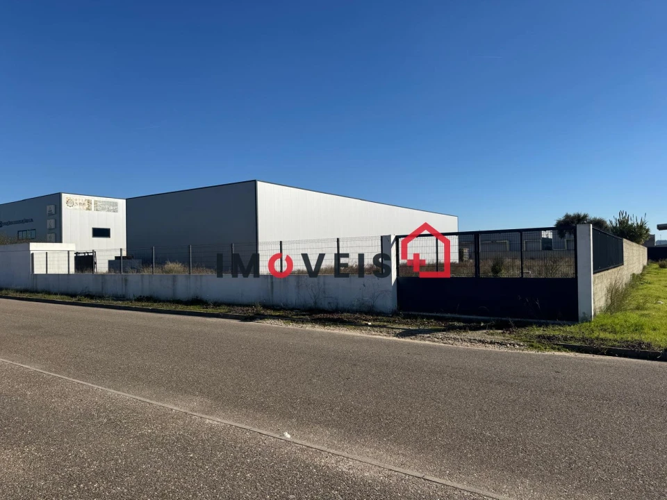 Armazém para Venda em Almeirim Foto 1