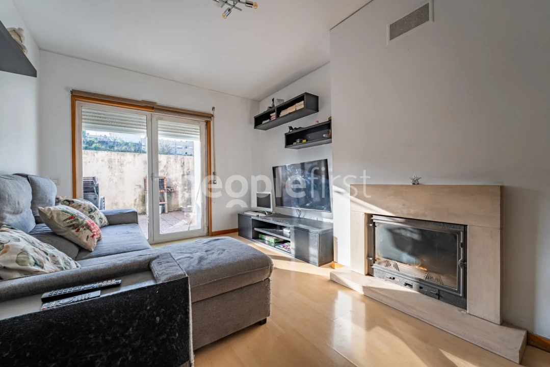 Apartamento T2 para Venda em Vilar de Andorinho Foto 6