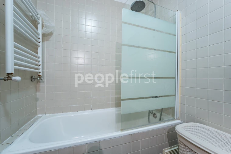 Apartamento T2 para Venda em Vilar de Andorinho Foto 12