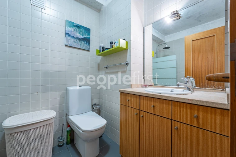 Apartamento T2 para Venda em Vilar de Andorinho Foto 11