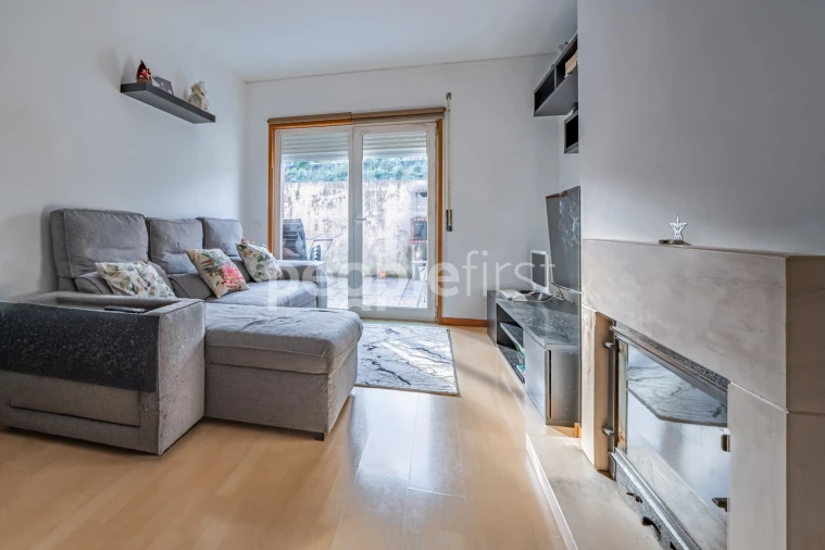 Apartamento T2 para Venda em Vilar de Andorinho Foto 5