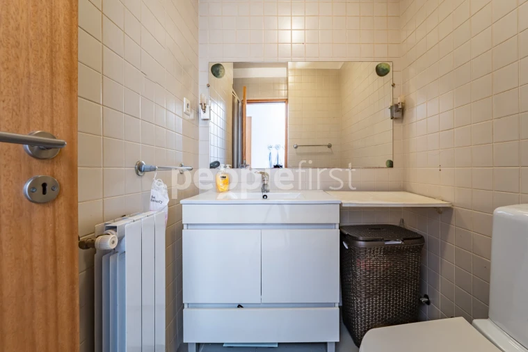 Apartamento T2 para Venda em Vilar de Andorinho Foto 17