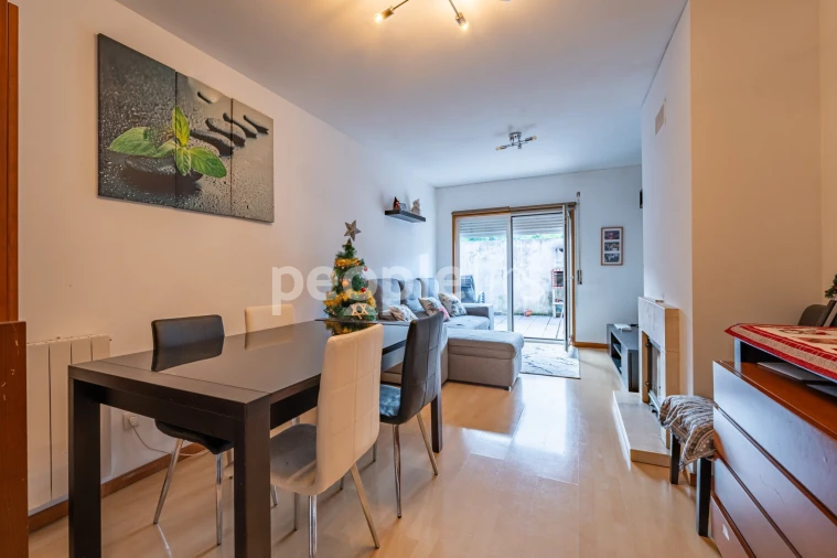 Apartamento T2 para Venda em Vilar de Andorinho Foto 3