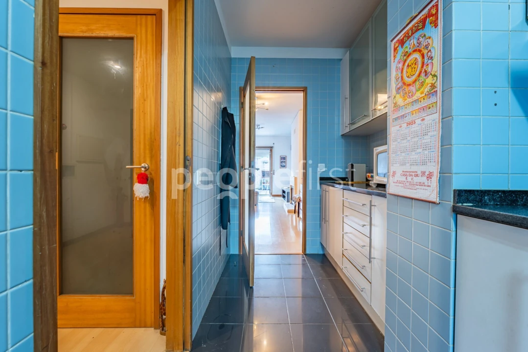 Apartamento T2 para Venda em Vilar de Andorinho Foto 7