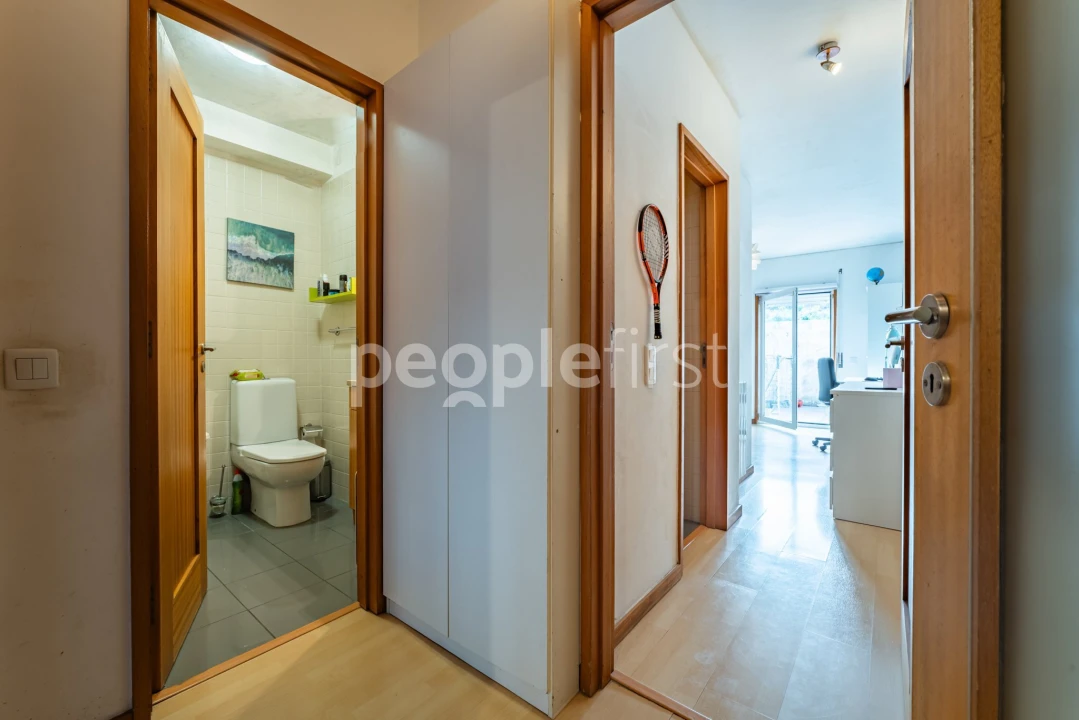 Apartamento T2 para Venda em Vilar de Andorinho Foto 10