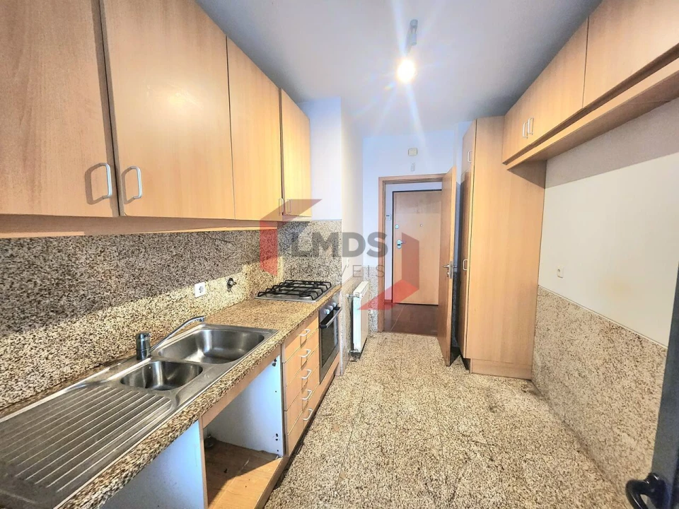 Apartamento T2 para Venda em Oliveira do Douro Foto 8