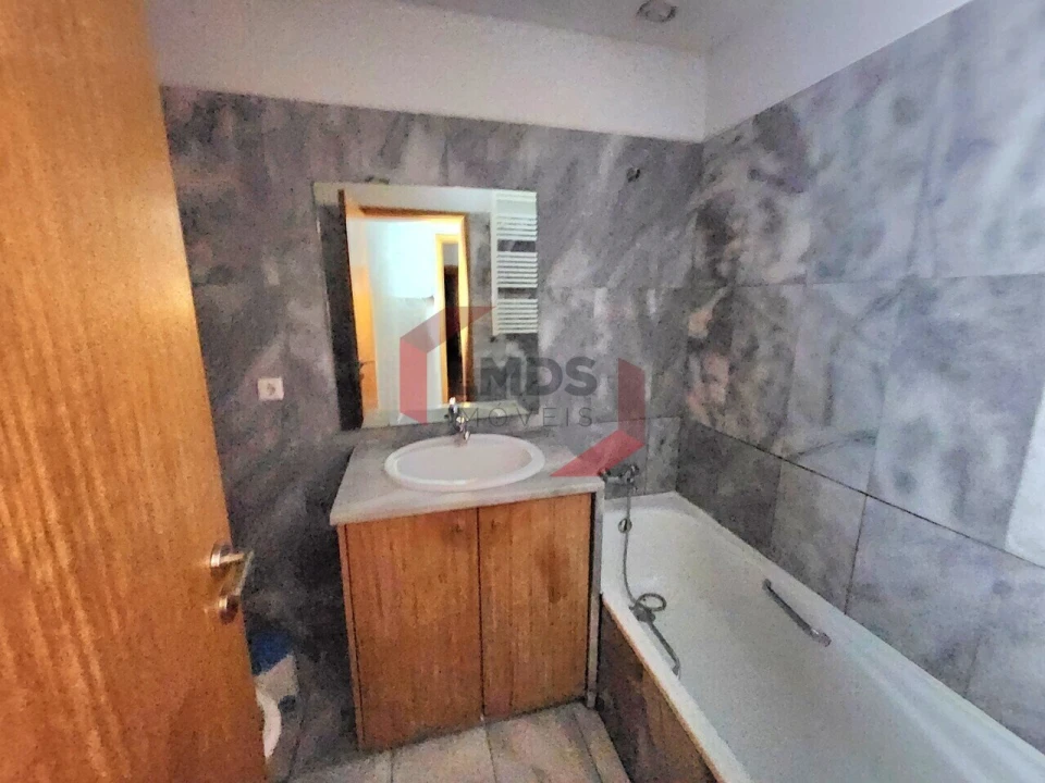Apartamento T2 para Venda em Oliveira do Douro Foto 17