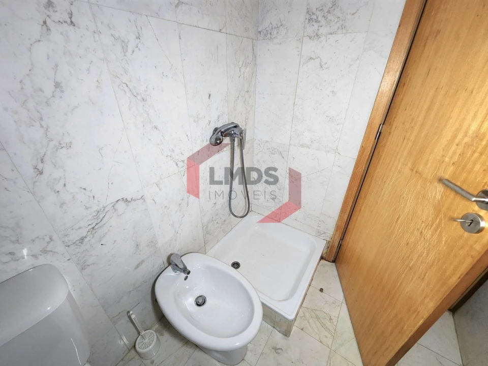 Apartamento T2 para Venda em Oliveira do Douro Foto 12