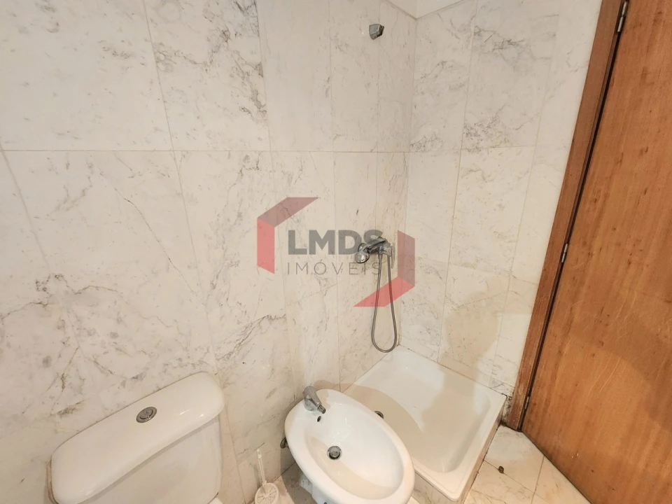Apartamento T2 para Venda em Oliveira do Douro Foto 14