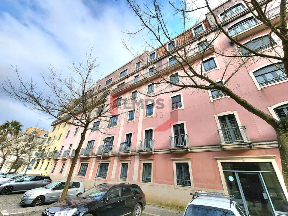 Apartamento T2 para Venda em Oliveira do Douro Foto 2