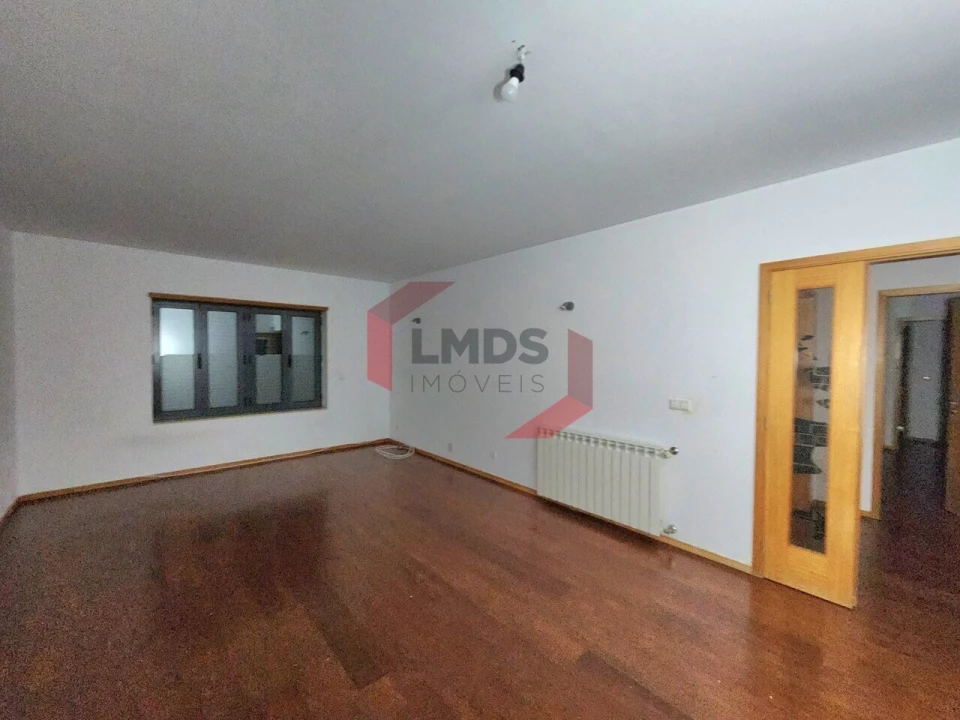 Apartamento T2 para Venda em Oliveira do Douro Foto 6
