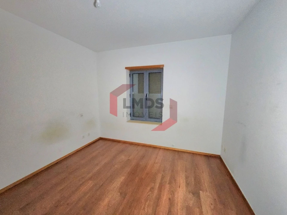 Apartamento T2 para Venda em Oliveira do Douro Foto 15