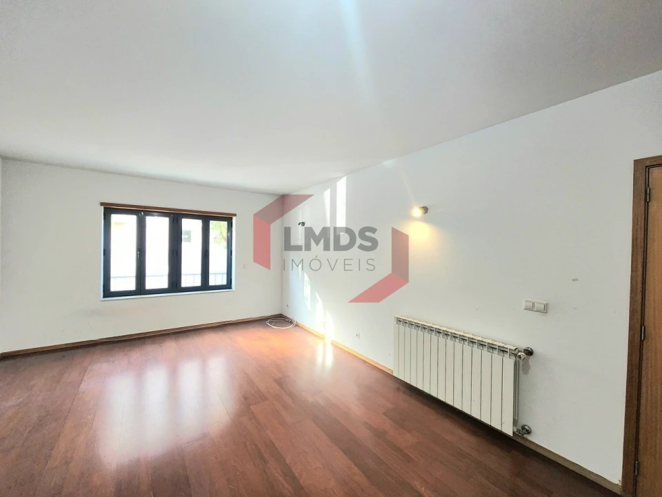 Apartamento T2 para Venda em Oliveira do Douro Foto 6