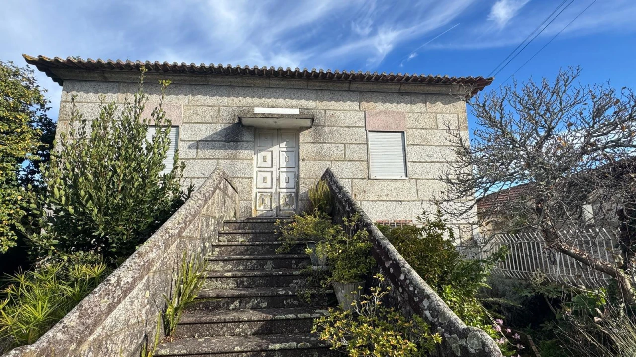 Moradia T6 para Venda em Vilarinho Foto 1