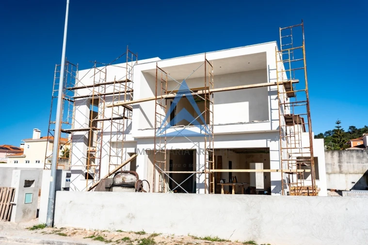 Moradia T5 para Venda em Tornada e Salir do Porto Foto 4