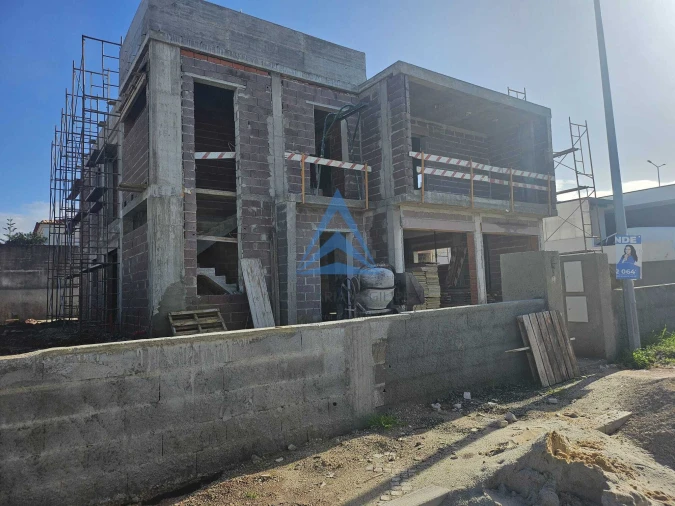 Moradia T5 para Venda em Tornada e Salir do Porto Foto 4