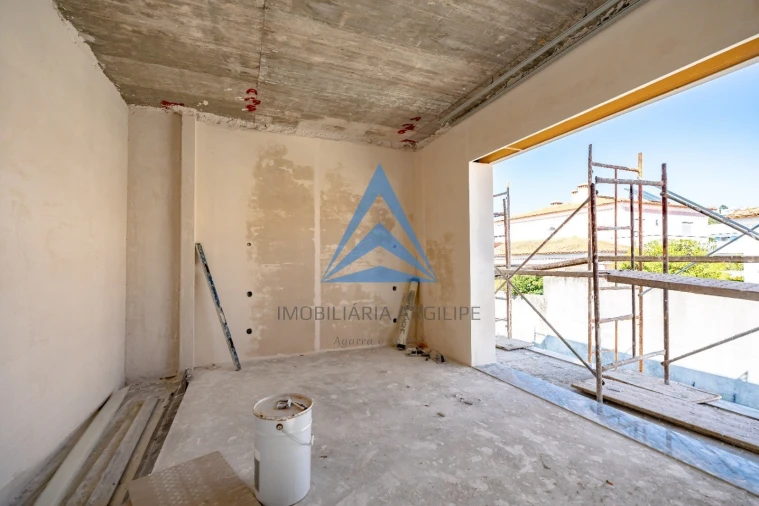 Moradia T5 para Venda em Tornada e Salir do Porto Foto 7