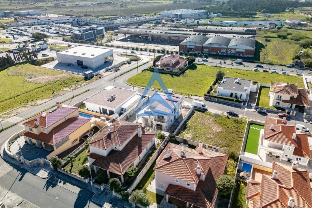 Moradia T5 para Venda em Tornada e Salir do Porto Foto 15