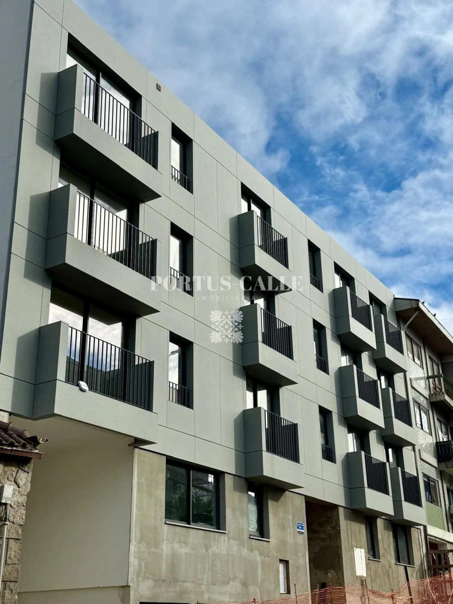 Apartamento T1 para Venda em Mafamude e Vilar do Paraíso Foto 1