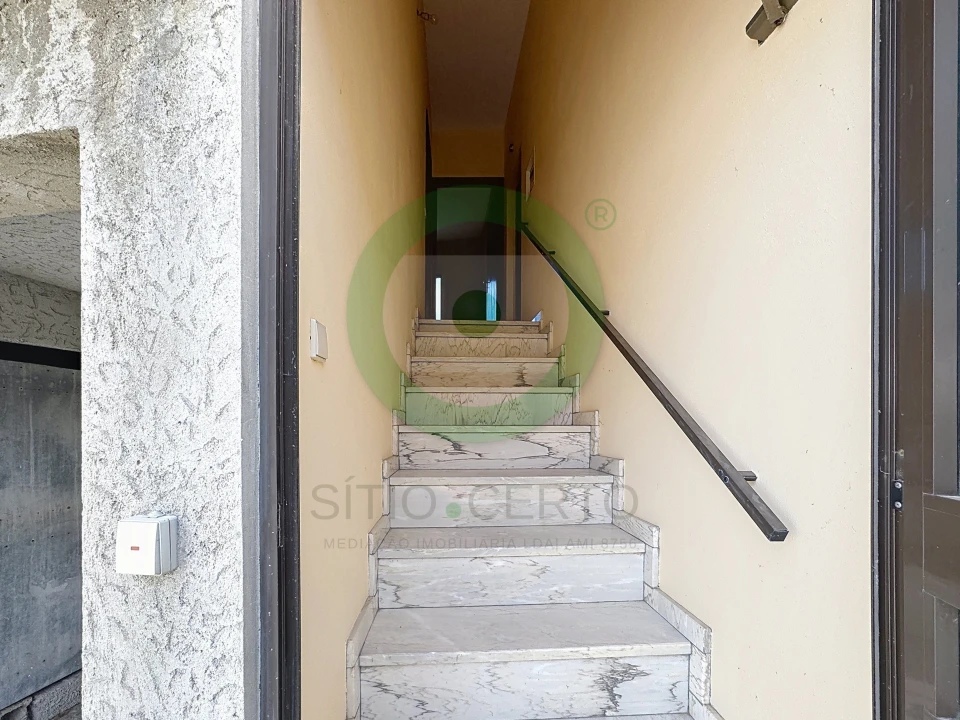 Moradia T5 para Venda em Santiago de Ribeira de Alhariz Foto 4