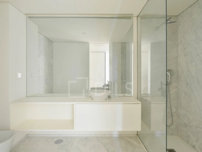 Apartamento T3 para Venda em Santo António Foto 28